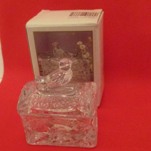 Crystal Trinket Box Song Bird Lidded Crystal Trinket Box Etched Crystal Songbird - Picture 1 of 12